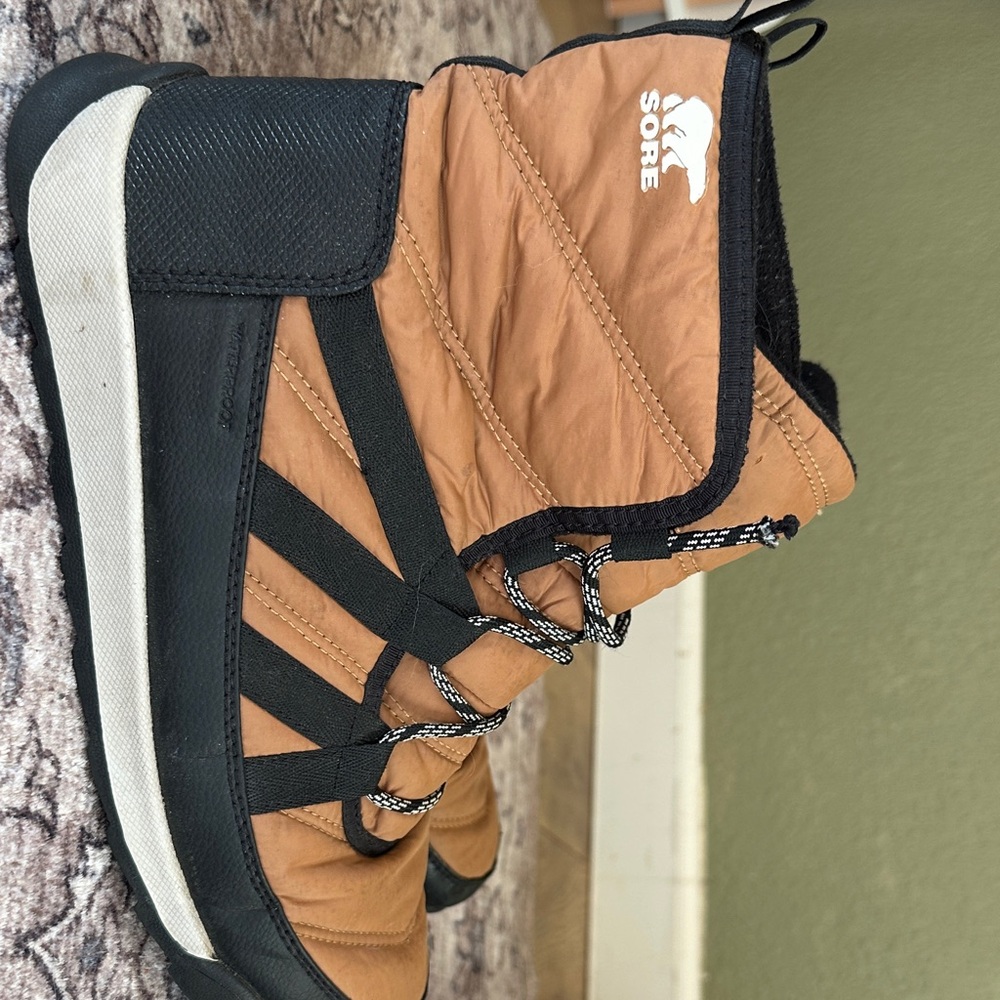 Sorel Black and Tan Quilted Boots